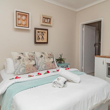 Hotel Sea Breeze Bloubergstrand Zimmer foto