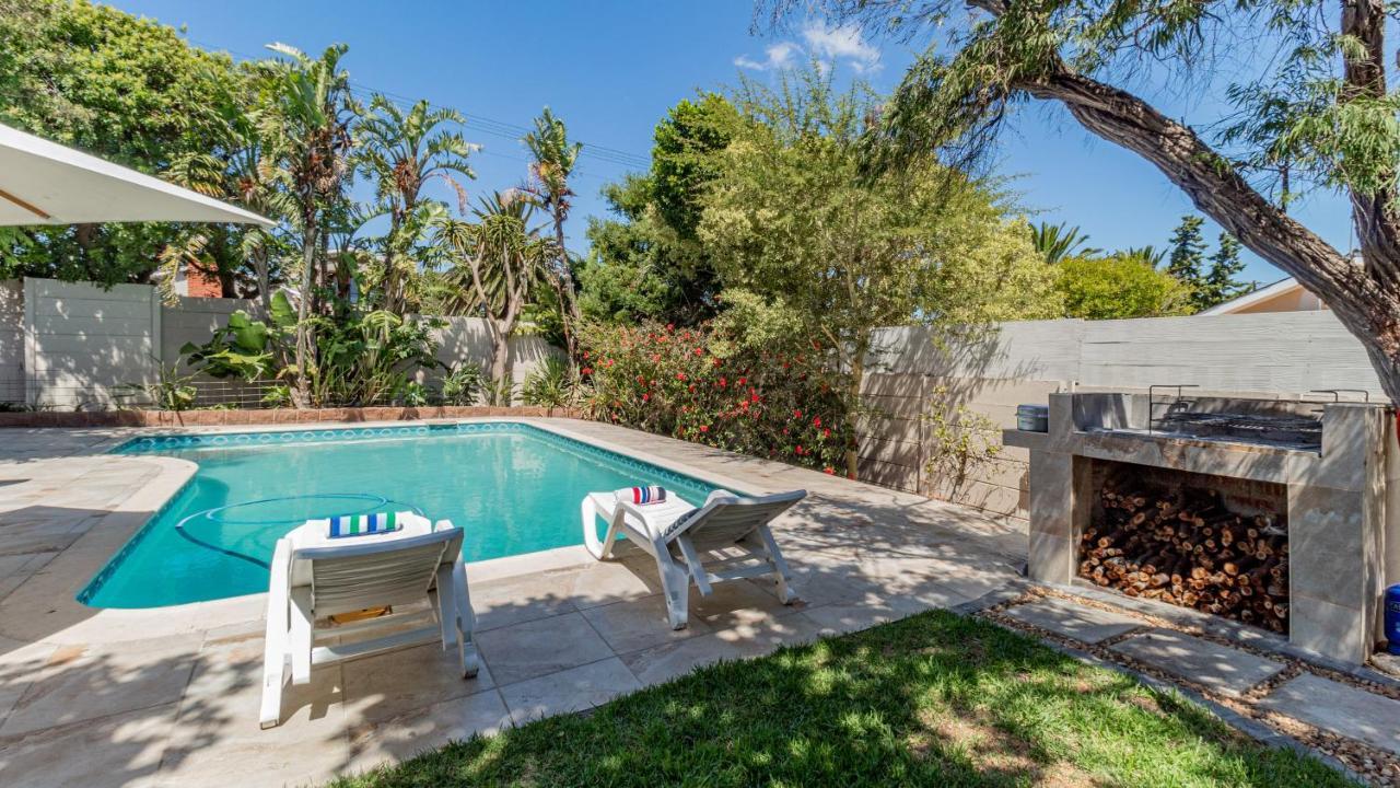 Hotel Sea Breeze Bloubergstrand Exterior foto
