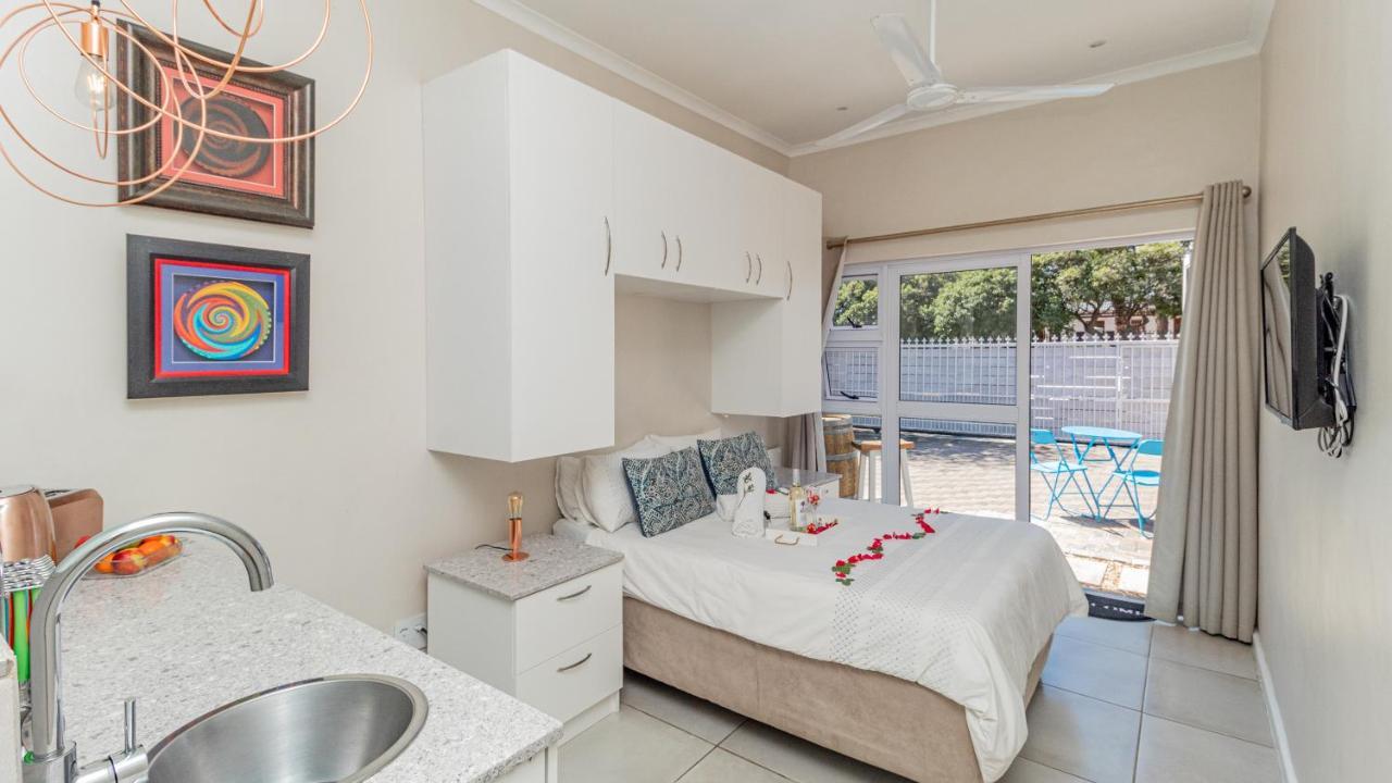 Hotel Sea Breeze Bloubergstrand Exterior foto