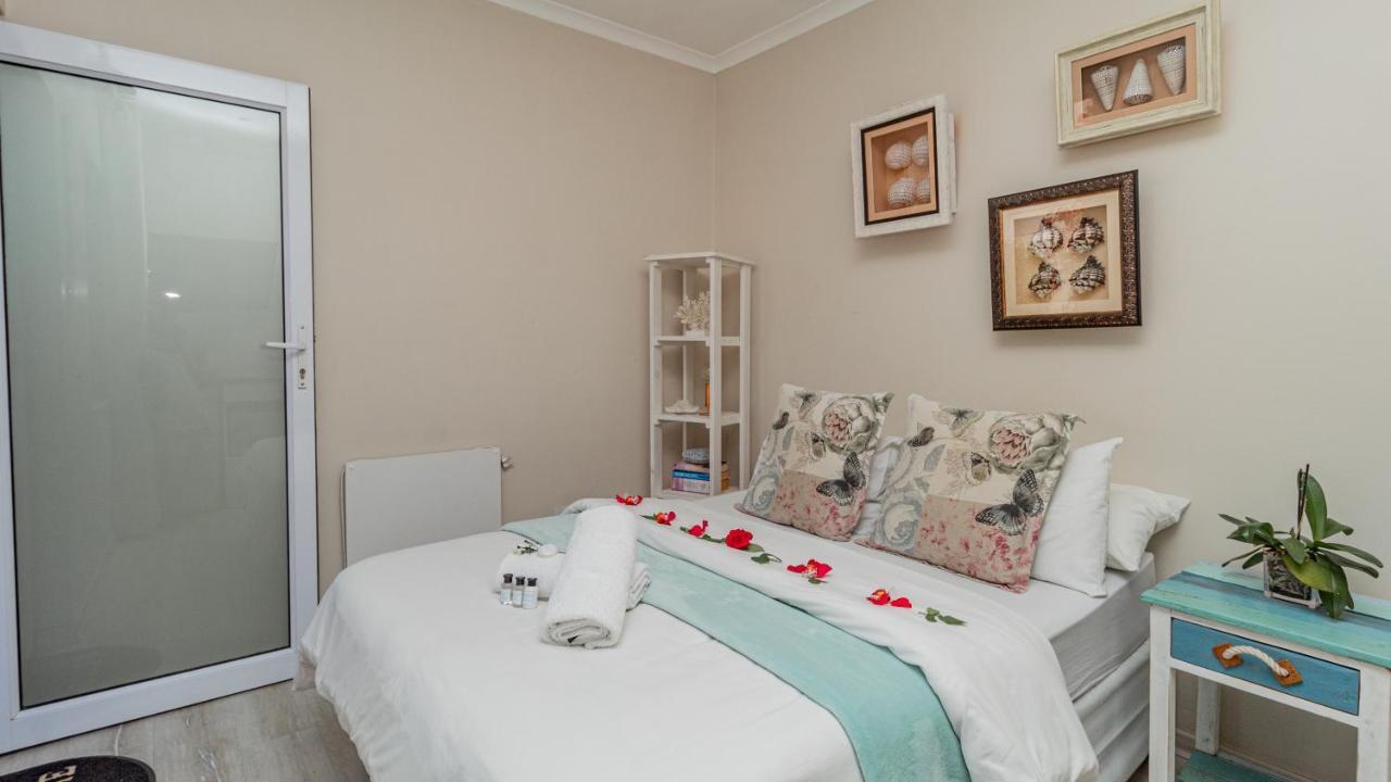 Hotel Sea Breeze Bloubergstrand Exterior foto