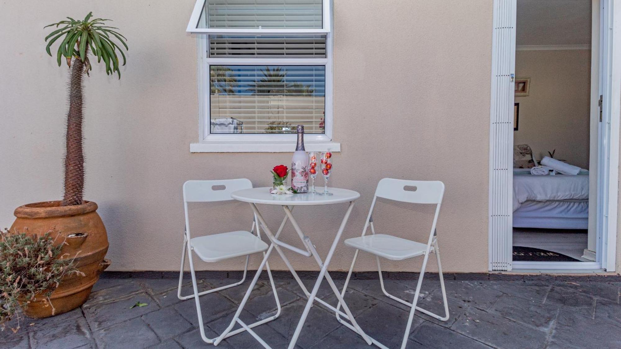 Hotel Sea Breeze Bloubergstrand Zimmer foto